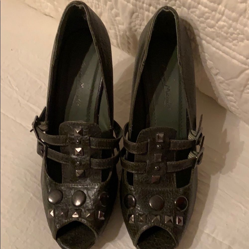 18. Anne Michelle Heels in Grayish Black with Studs